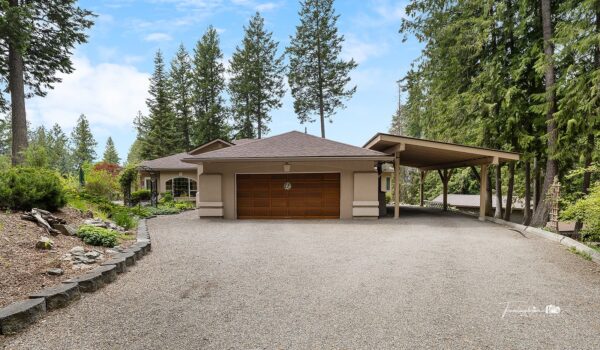 1111 Fox Tree Road: Luxurious 2.55-Acre Lister Estate with Mountain Views