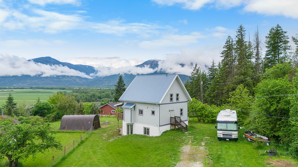4959 West Road-3 Bed 2 Bath Home on .76 acre