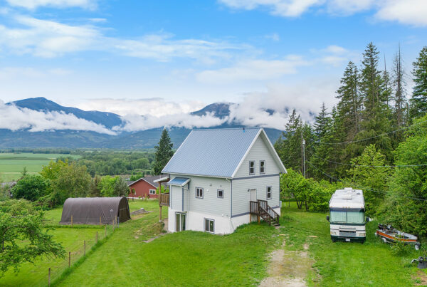 4959 West Road-3 Bed 2 Bath Home on .76 acre