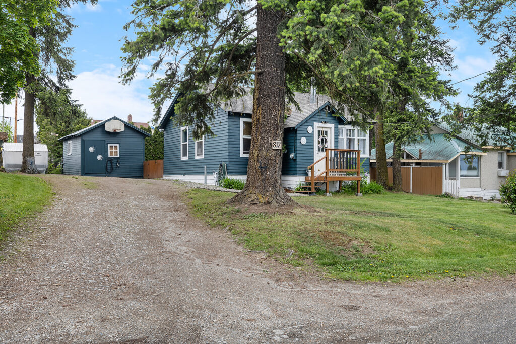 817 Scott Street Urban Cottage – 2 Bed 1 Bath with Huge Yard