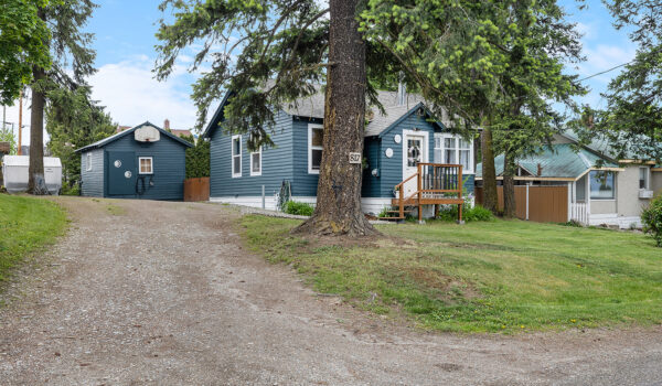 817 Scott Street Urban Cottage – 2 Bed 1 Bath with Huge Yard