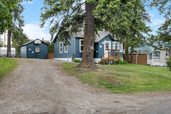 817 Scott Street Urban Cottage – 2 Bed 1 Bath with Huge Yard