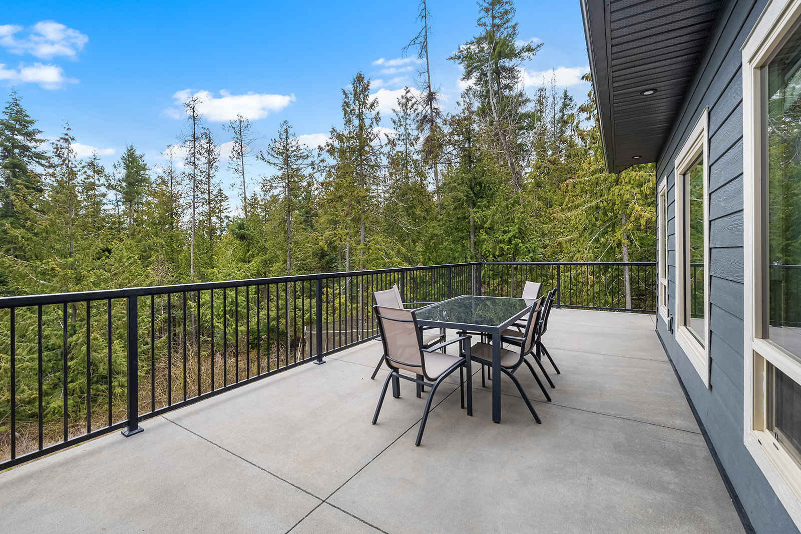 1562 Teetzel Road