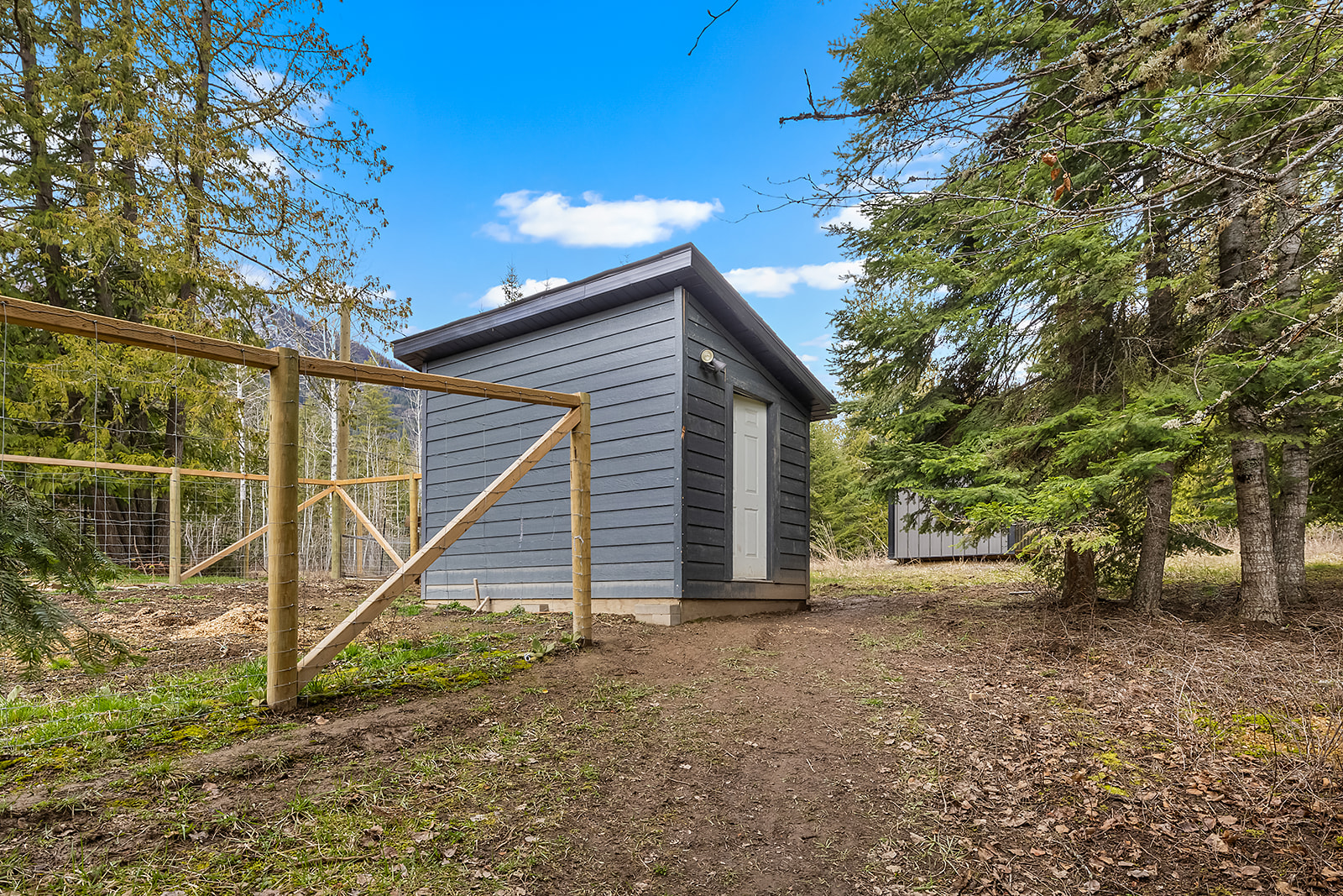 1562 Teetzel Road