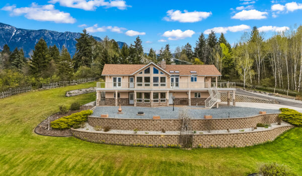 2489 38th Street – Luxury, Privacy & Perfection | Custom 4 Bed Home + Dream Shop on 2 Acres