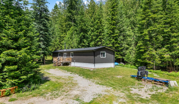 1103 Lakeview Arrow Creek Rd- 3 Bed 3.5 Acres with Barn and Excellent Water