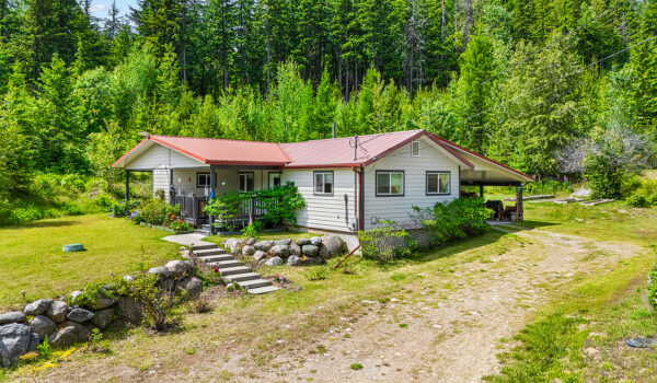 635 Lakeview Arrow Creek Road- Self-Sufficient Arrow Creek Acreage | Shop, Backup Power & 4.69 Private Acres