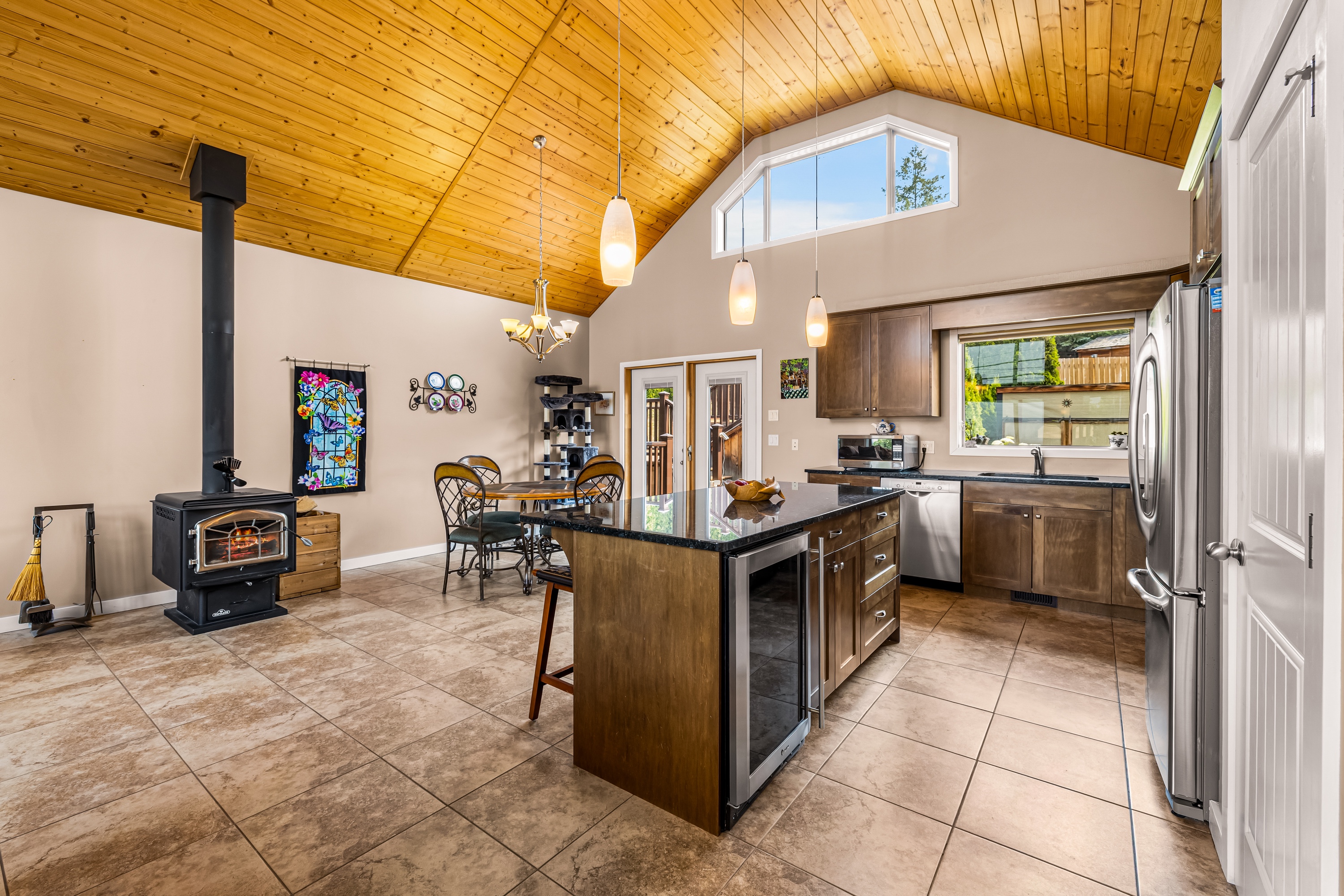 4 1039 Kootenay Pl (7)