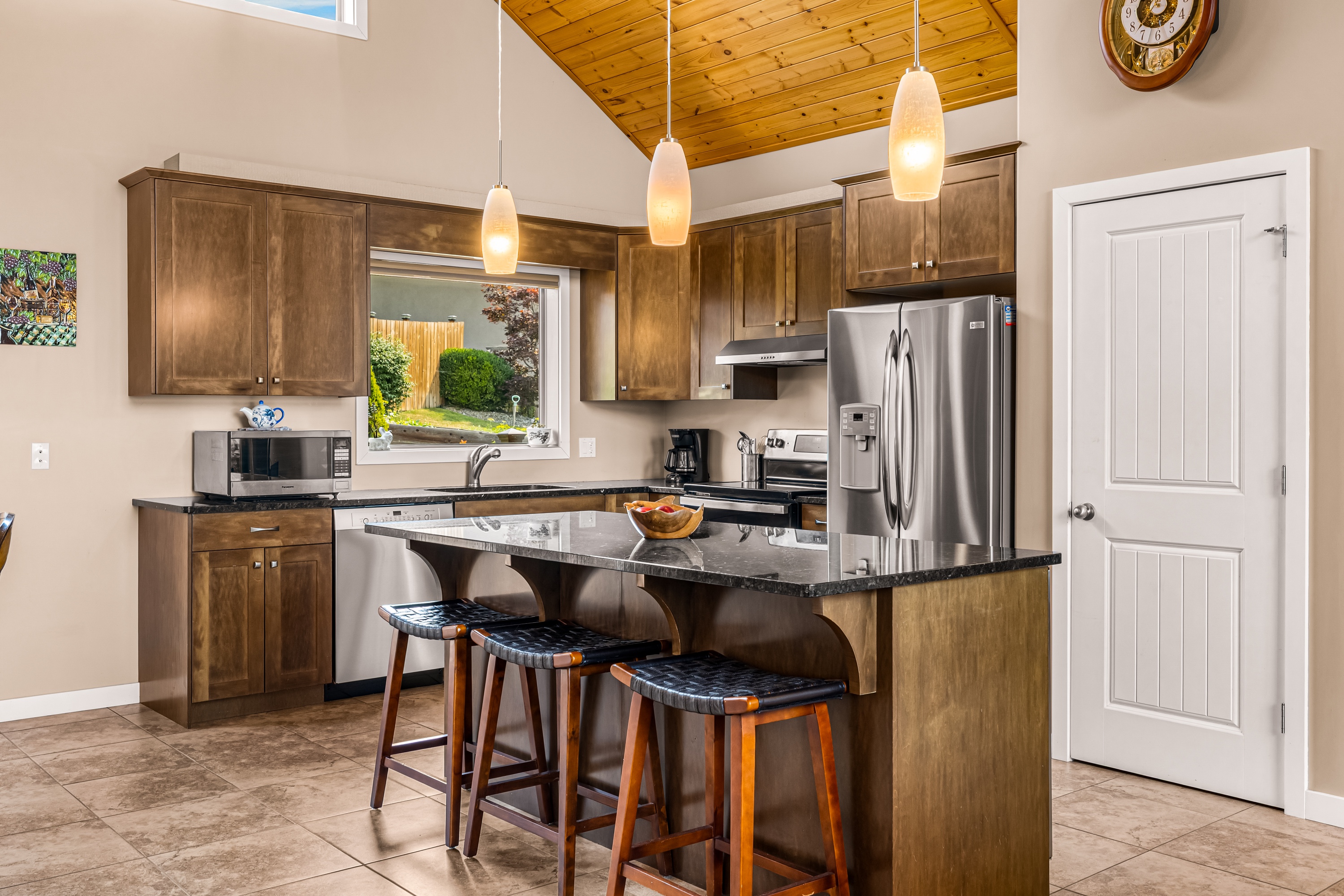 6 1039 Kootenay Pl