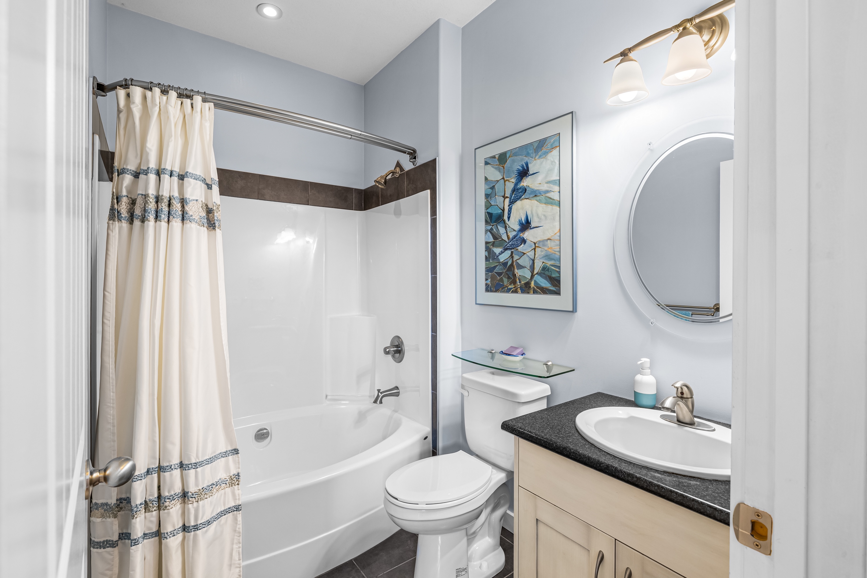 9d 1039 Kootenay Pl (16)